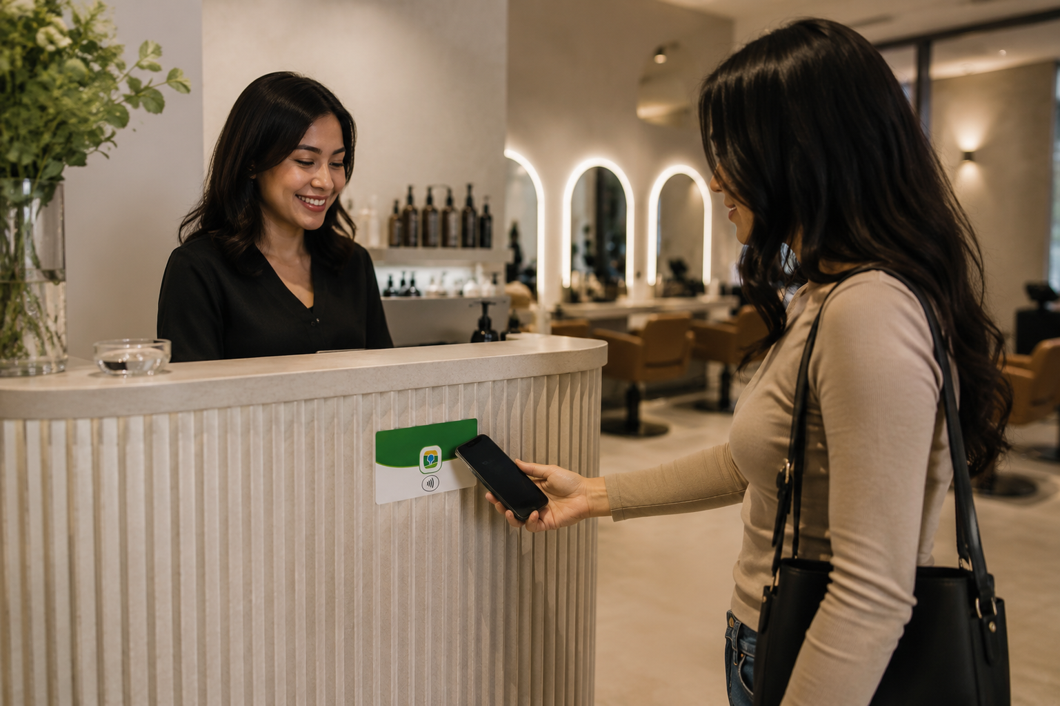 NFC-карта Tapify для отзывов на стойке салона красоты